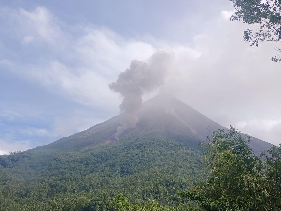 Kondisi Terkini Gunung Api Karangetang di Kepulauan Sitaro, Rekaman Seismik Didominasi Gempa Guguran