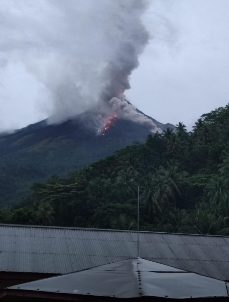 Jarak Luncur Guguran Lava Gunung Api Karangetang Capai 1.750 Meter, Mengarah ke 5 Sungai di Sitaro