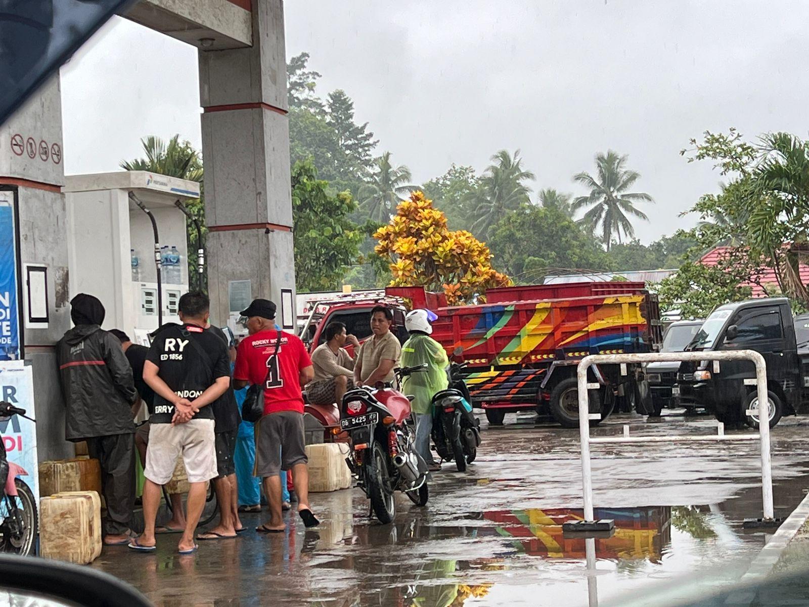 Warga Bolmong Sulawesi Utara Keluhkan Kelangkaan BBM, Sebut SPBU Sering Jual ke Penimbun