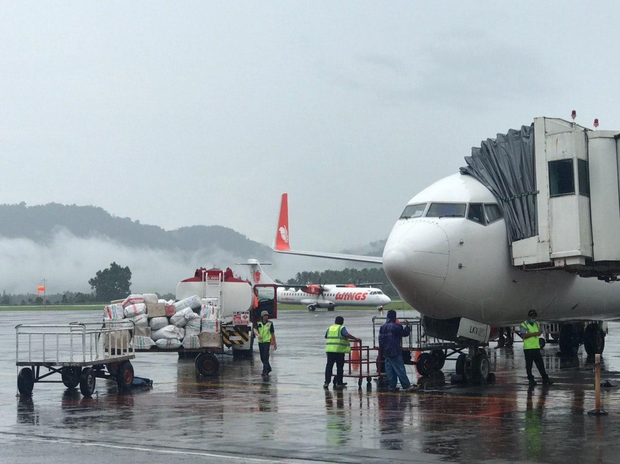 Foto-Tribun-ManadoFernando-Lumowa-Pesawat-Lion-Air-di-apron-Bandara-Internasional.jpg
