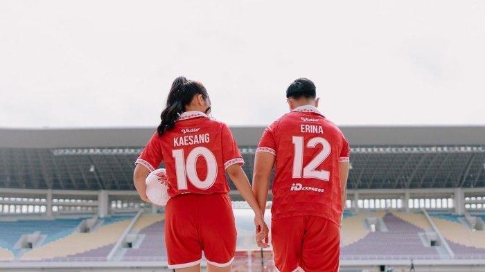 Foto-prewedding-Kaesang-Pangarep-dan-Erina-Gudono-bertema-sepakbola-pakai-jersey-Persis-Solo.jpg