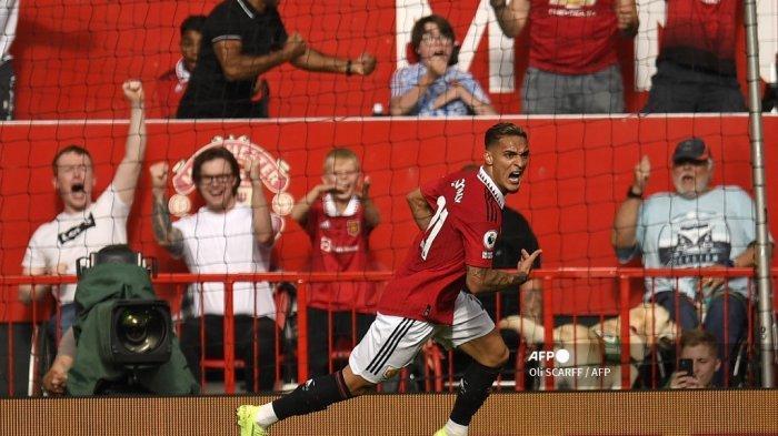Gelandang-Manchester-United-asal-Brasil-Antony-merayakan-setelah-mencetak-gol-pembuka.jpg