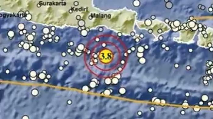 Gempa-bumi-terkini-melanda-di-wilayah-Jember-Jawa-Timur-Jatim-pada-Senin-2752024-siang.jpg