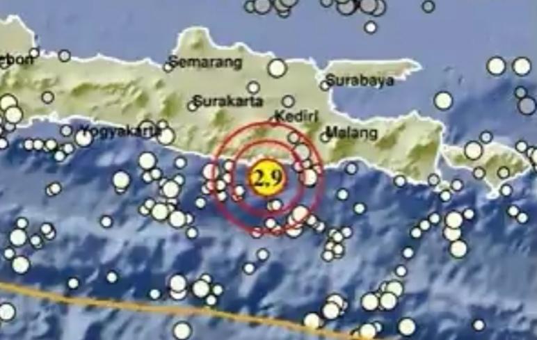Gempa-di-Jatim-Jumat-31-Oktober-2025-malam.jpg