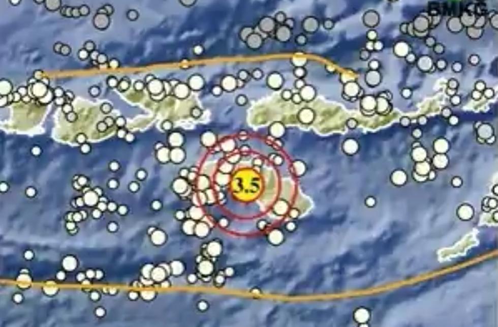 Gempa-di-NTT-Minggu-9-November-2025-malam.jpg