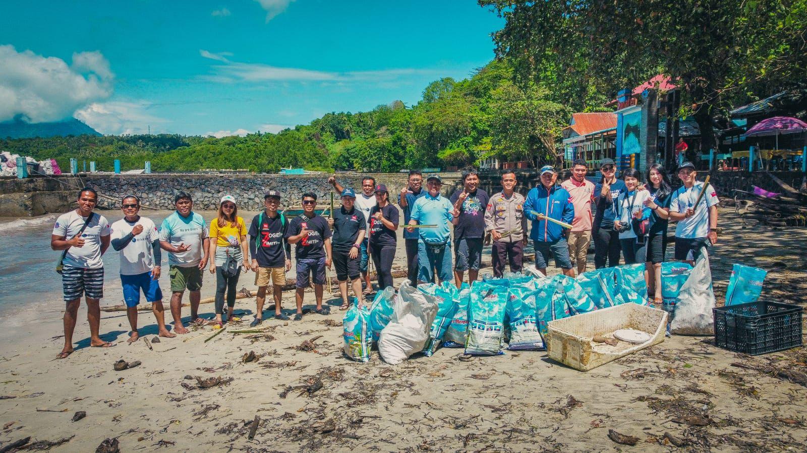 Hari Peduli Sampah Nasional, Grand Luley Manado Ajak Hotelier Bersih-bersih Pantai Bunaken
