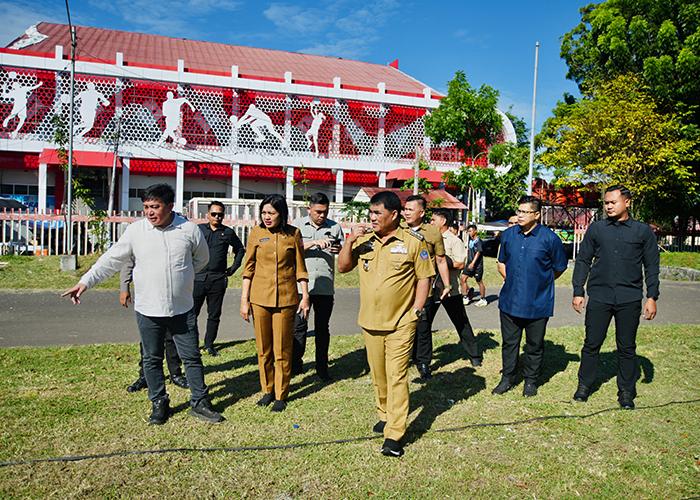 Gubernur-Sulawesi-Utara-Yulius-Selvanus-Komaling-YSK-meninjau-kesiapan-Lapangan-KONI.jpg