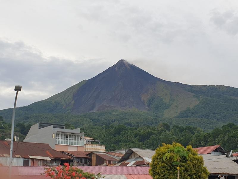 Sebulan Berlalu, Aktivitas Gempa Guguran Gunung Api Karangetang di Sitaro Berangsur Menurun