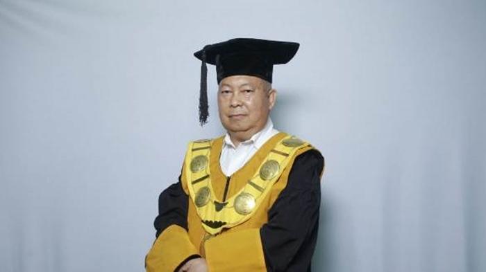 Guru-Besar-Unika-De-La-Salle-Manado-Prof-Dr-Jozef-R-Raco.jpg