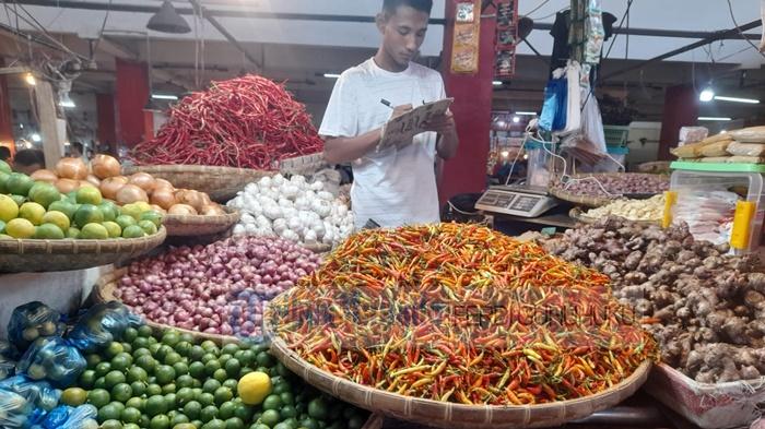 HARGA-BAHAN-Pedagang-di-Pasar-Bersehati-Manado-Sulawesi-Utara-Kamis-1542026.jpg