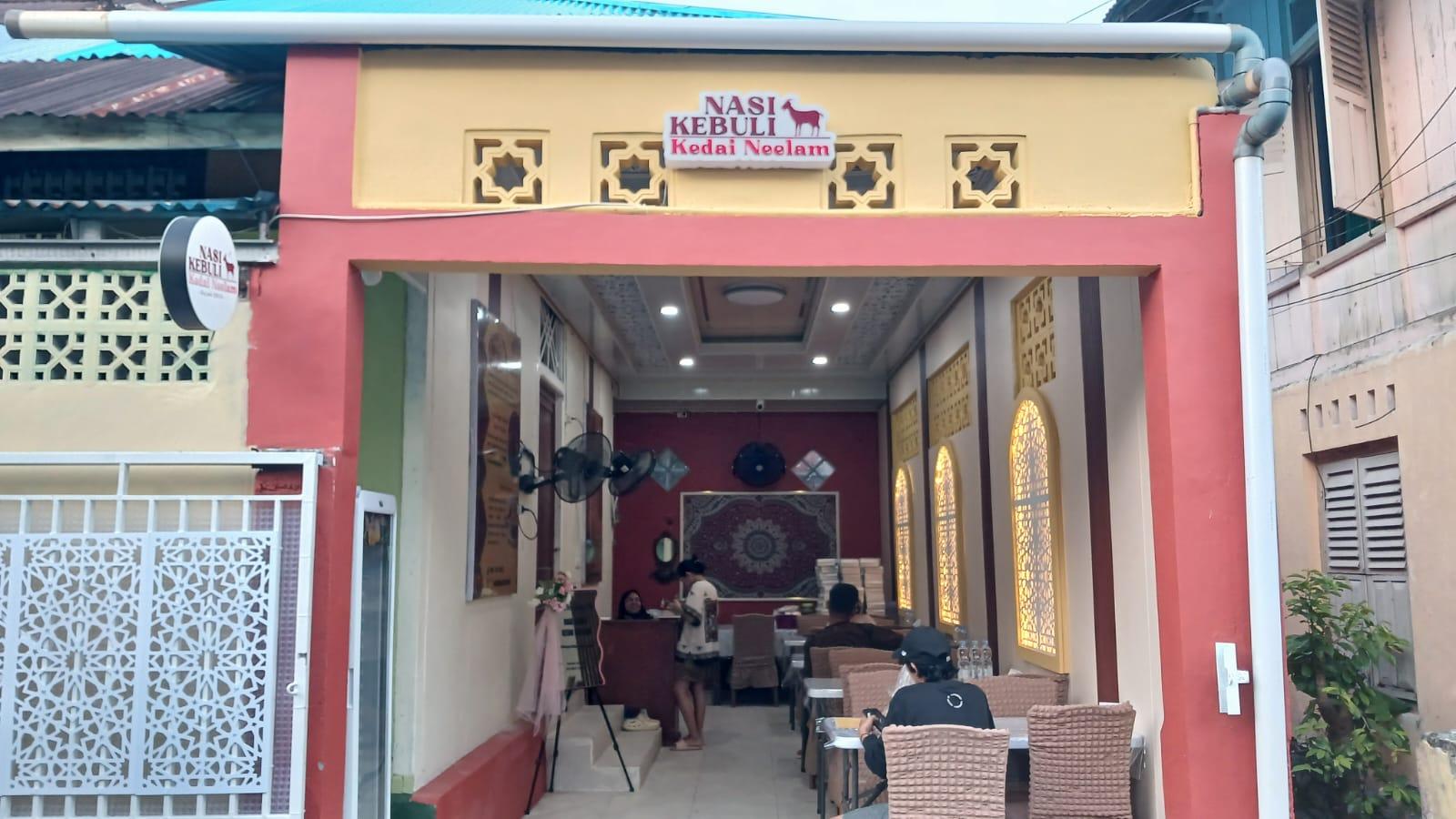 Daftar Menu Nasi Kebuli Kedai Neelam di Kampung Arab Manado, Resep Warisan Mertua Jadi Kekuatan - Tribunmanado.co.id