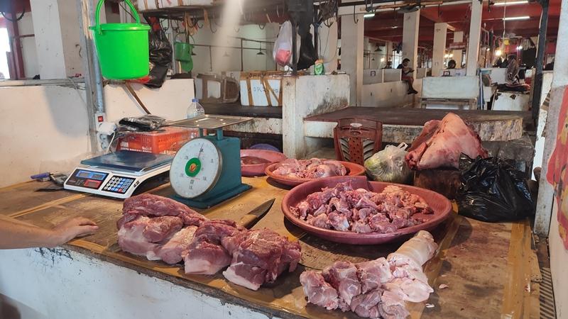 Harga-Daging-Babi-di-Pasar-Bersehati-Manadogfjgfjgjghj.jpg