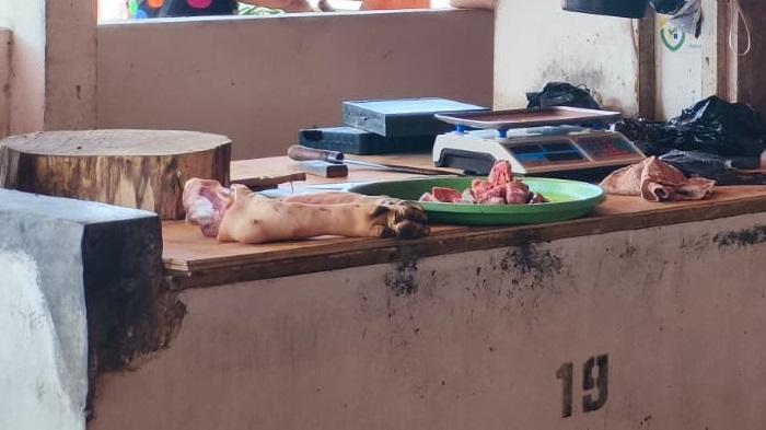 Harga-daging-babi-di-Pasar-Bersehati-Manado-Sulawesi-Utara-Sulut-Senin-962025.jpg