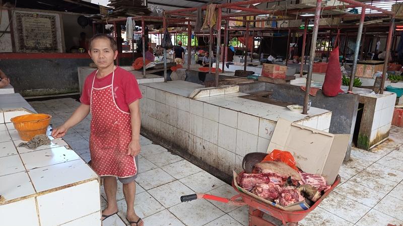 Harga-daging-babi-di-Pasar-Ratahan-Kabupaten-Minahasa-Tjkhjk.jpg