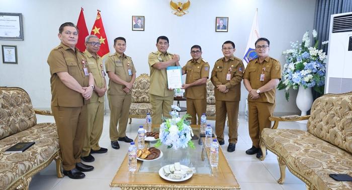 Heronimus-Makainas-ditunjuk-menjadi-Pelaksana-Tugas-Plt-Bupati-Kabupaten-Sitaro.jpg