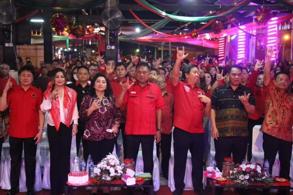 Ibadah-Pra-Natal-PDIP-Sulut-digelar-di-Pasar-Bersehati-Kota-Manado.jpg