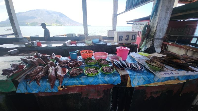 Ikan-di-Pasar-66-Tagulandang-Sitaro-Sulawesi-Utaralk90.jpg