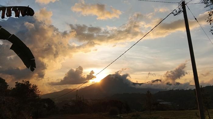 Ilustrasi-cuaca-ilustrasi-matahari-terbenam-gunung-lokon.jpg