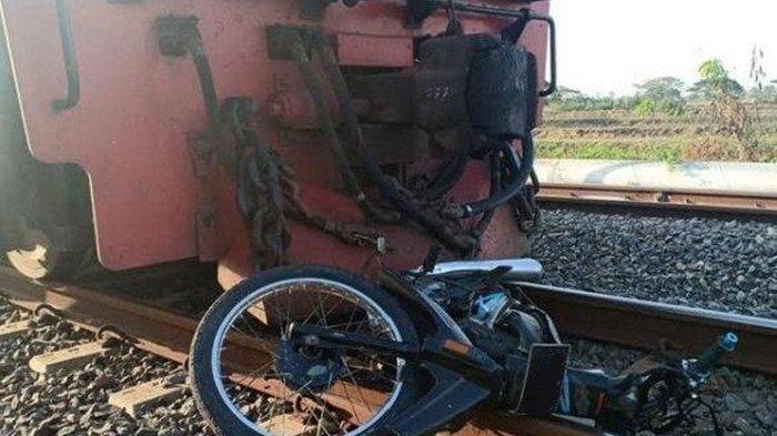 Kecelakaan Maut Hari Ini, Seorang Pemotor Tewas, Nyebrang di Perlintasan Ilegal Tertabrak Kereta Api