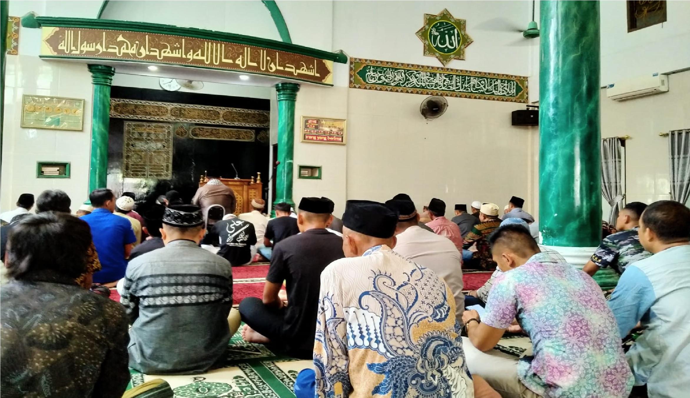 Inilah-9-Kesalahan-yang-Sering-Dilakukan-Umat-Islam-saat-Sholat-Jumat.jpg