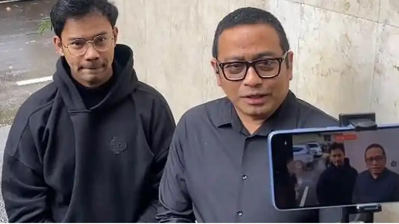 Insanul-Fahmi-dan-pengacaranya.jpg