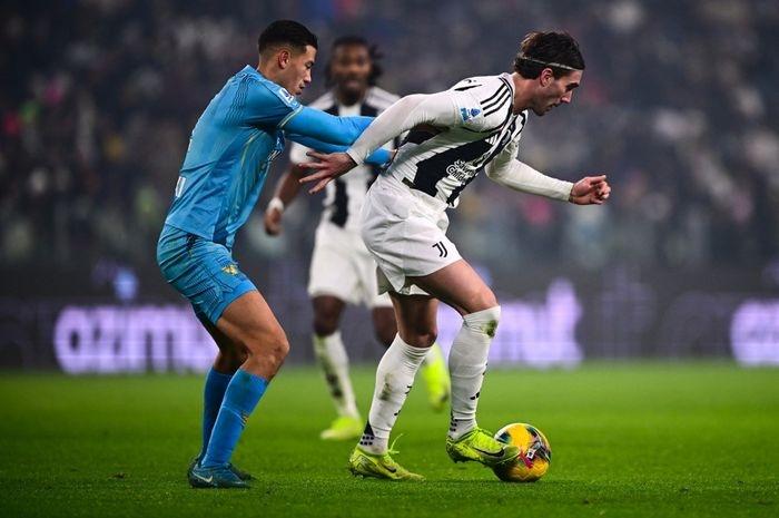 Jay-Idzes-me-marking-striker-Juventus-Dusan-Vlahovic.jpg