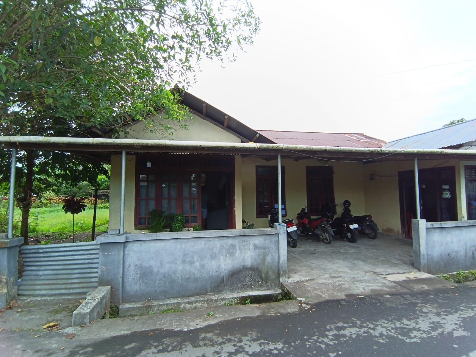 KECELAKAAN-Suasana-penantian-tampak-terlihat-di-rumah-keluarga-FlorenciaI9898.jpg