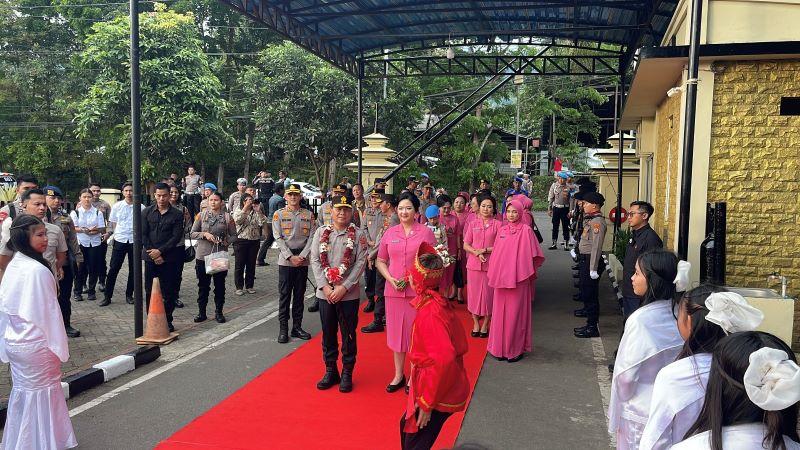 Pesan Kapolda Sulawesi Utara Irjen Pol Roycke Langie Saat Kunjungi Polres Minut