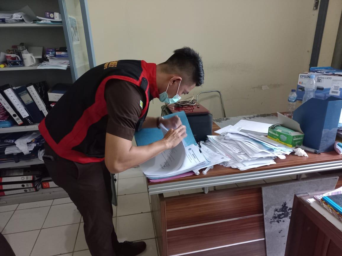 Kajari-Minut-menggeledeh-kantor-Dinas-Pangan-Minut-Selasa-1752022.jpg
