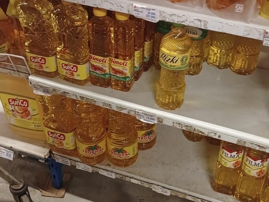 Kamis-2342026-Kebanyakan-yang-dijual-adalah-minyak-goreng-kemasan-premium.jpg