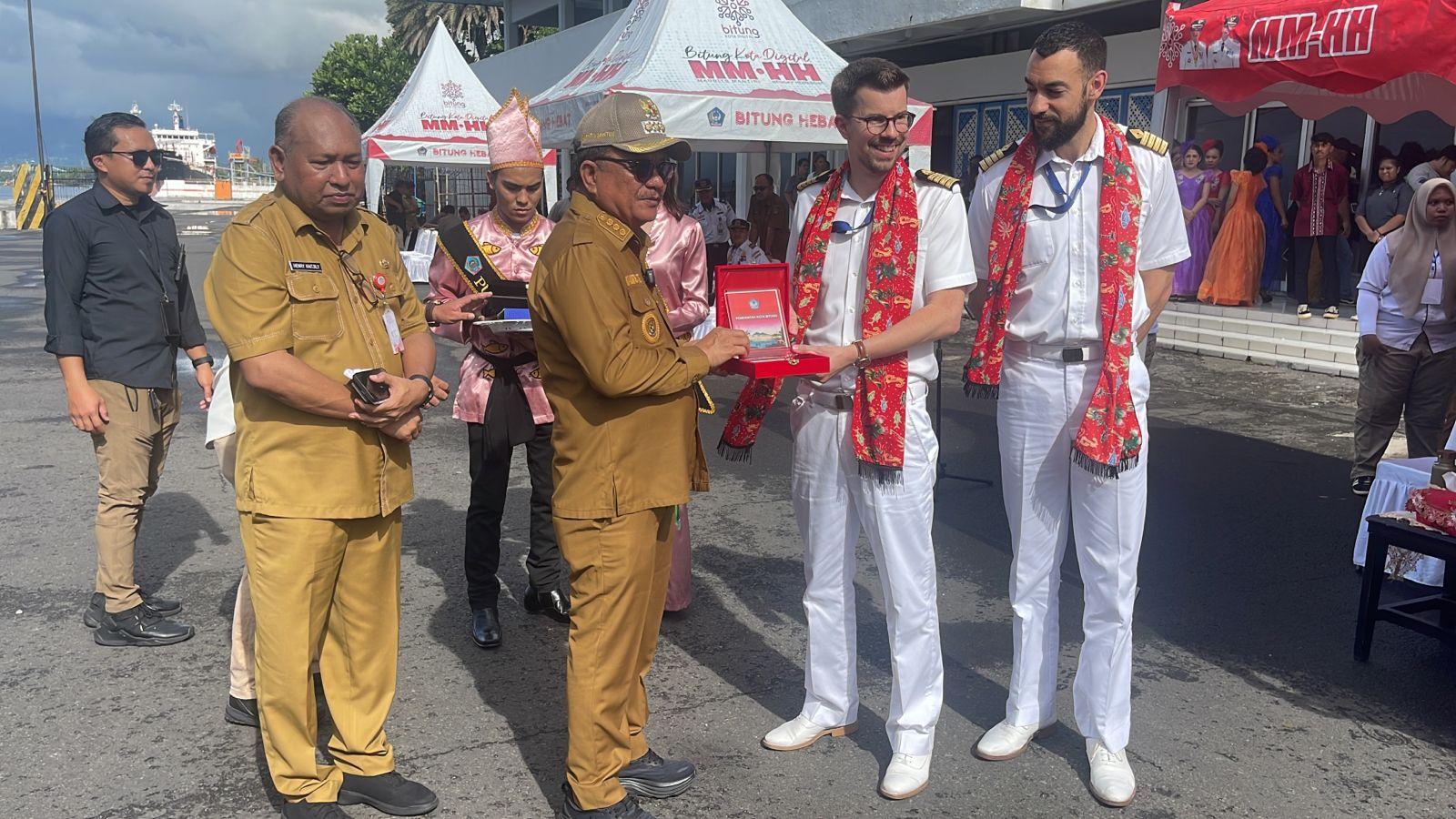 Kapal Pesiar MV Arcadia Bantu Tingkatkan Perekonomian Bitung Sulut