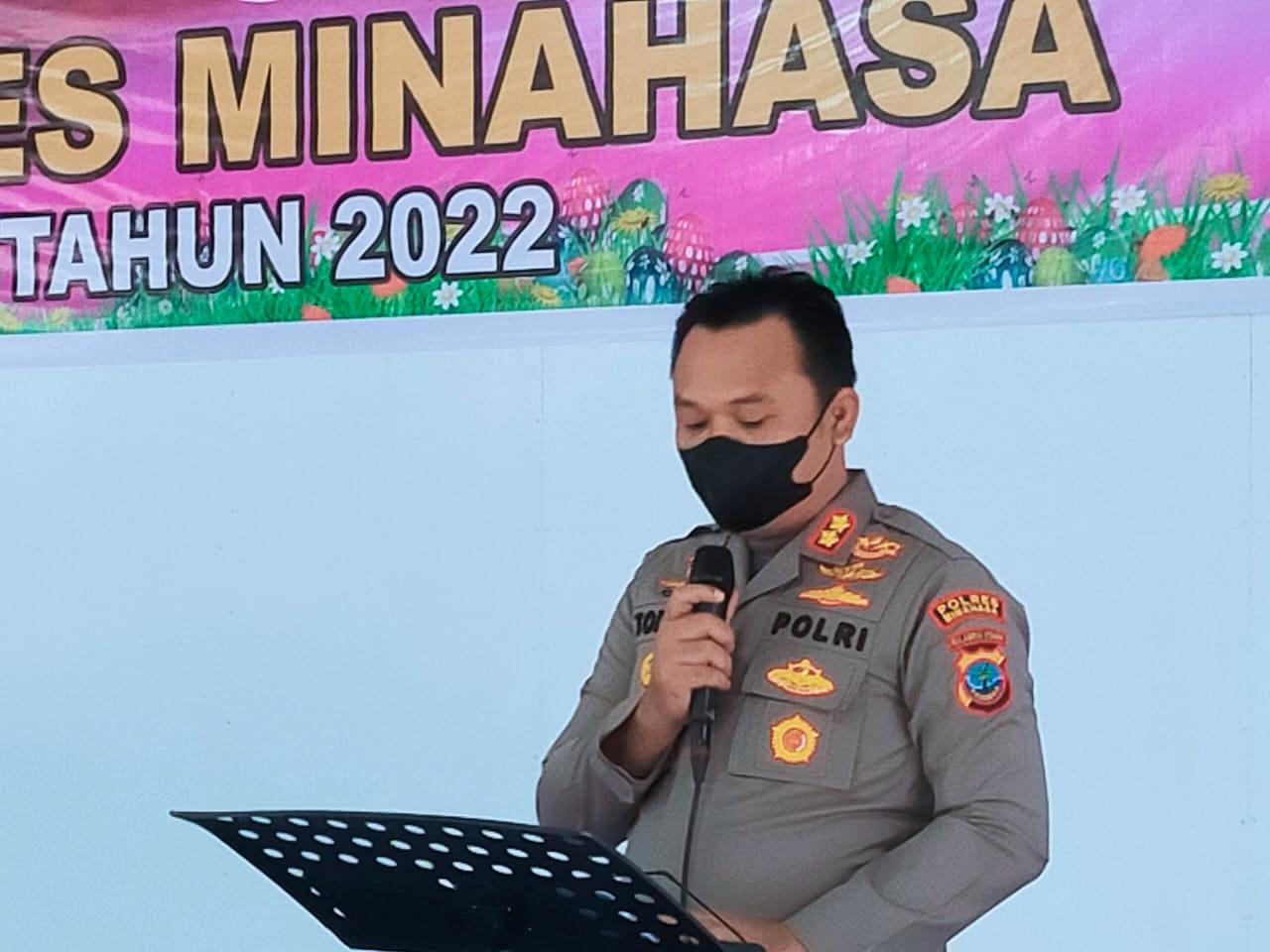 Kapolres-Minahasa-AKBP-Tommy-Bambang-Souissa-menyampaikan-pesan-Paskah-kepada-jajaran.jpg