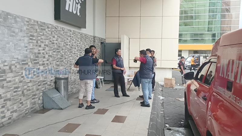 Kebakaran-Megamall-Manado-1.jpg