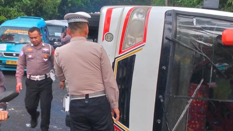 Kecelakaan-Bus-di-Pontak-Minsel-HAPSA-WKI-Modoinding.jpg