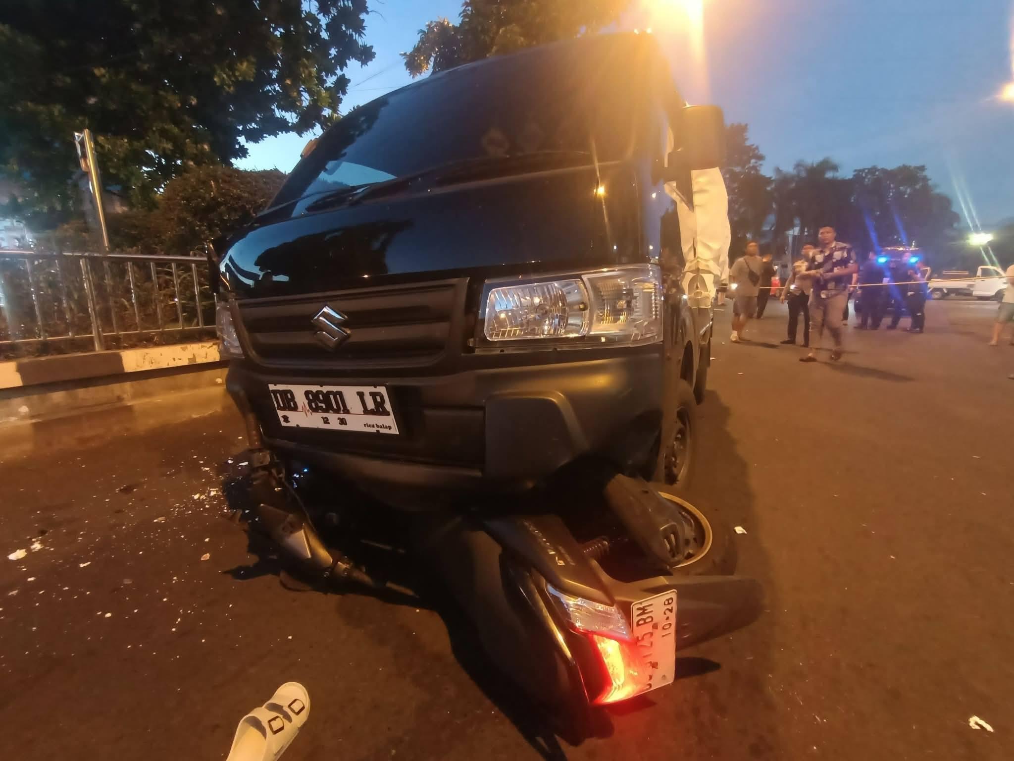 Kecelakaan-lalu-lintas-maut-terjadi-di-ruas-jalan-Pasar-45-belakang-Kantor-Polresta-Manado-Sulyt.jpg