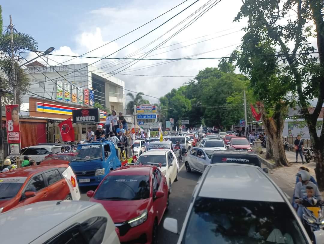 Kemacetan-di-jalan-Sam-Ratulangi-Manadoljkhjy7fgnb.jpg