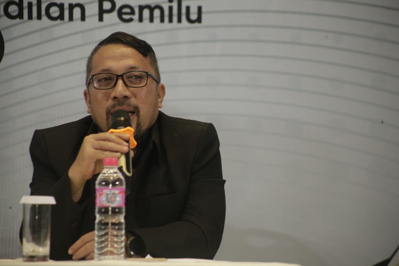 Ketua-Divisi-Teknis-Penyelenggara-KPU-SulaKHJKHJKHJK.jpg