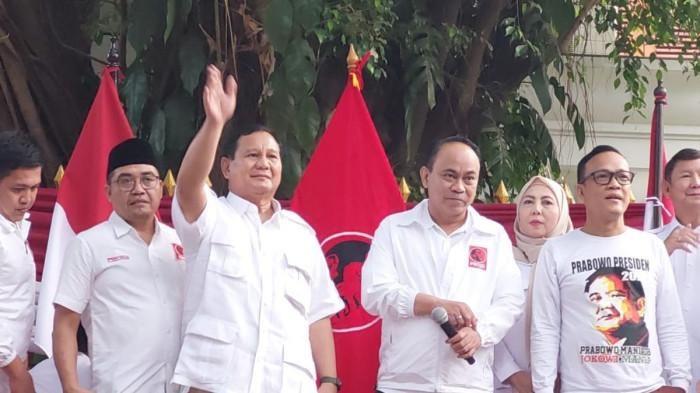 Ketua-Umum-Projo-Budi-Arie-Setiadi-saat-bersama-dengan-Prabowo-Subianto.jpg