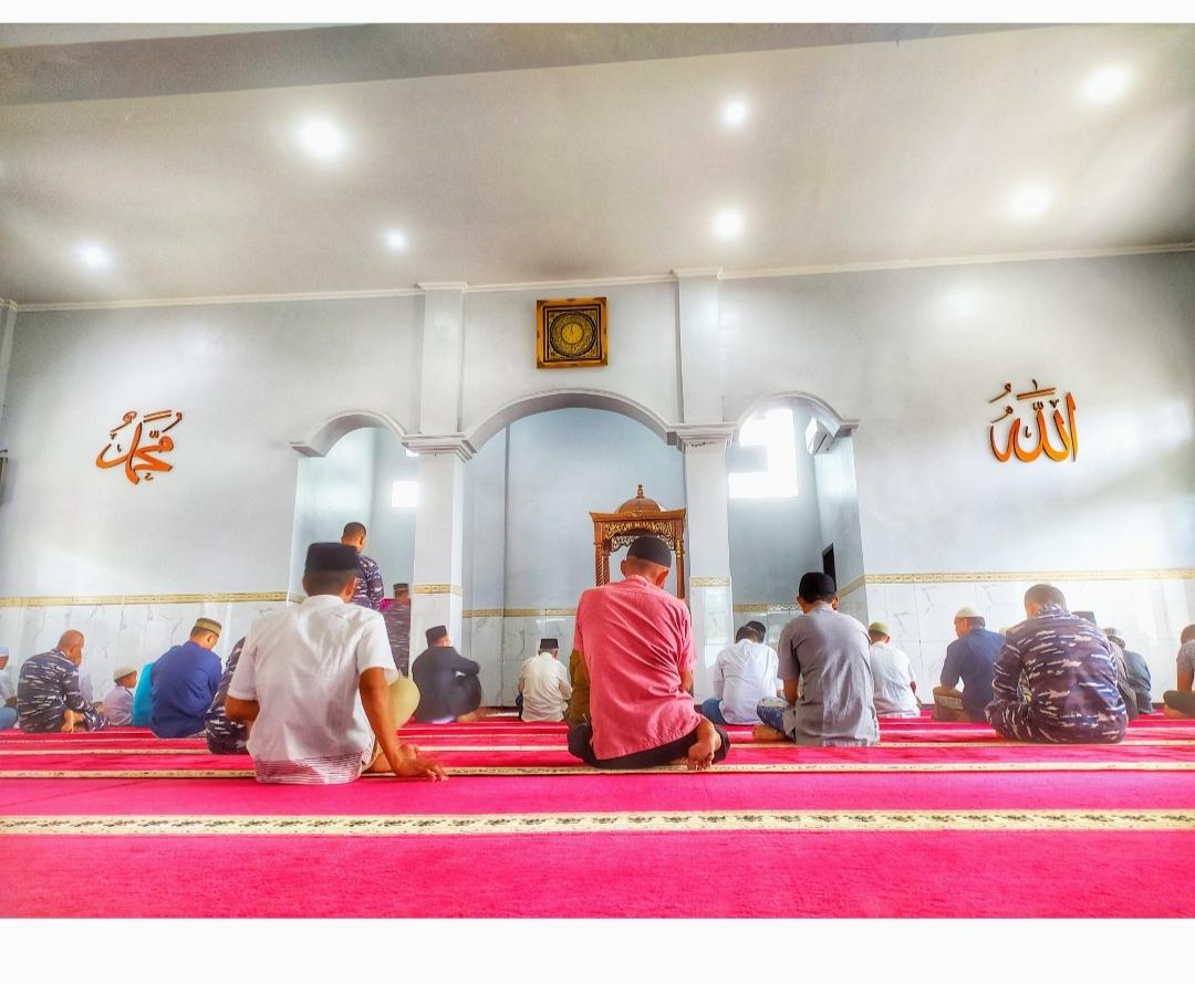 Keutamaan-datang-lebih-awal-ke-masjid-untuk-sholat-Jumat.jpg