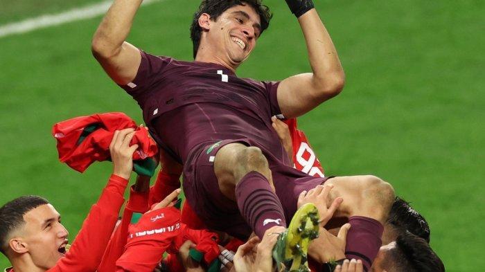 Kiper-Maroko-Yassine-Bouno-jadi-pahlawan-saat-lawan-Spanyol-di-Piala-Dunia-2022.jpg