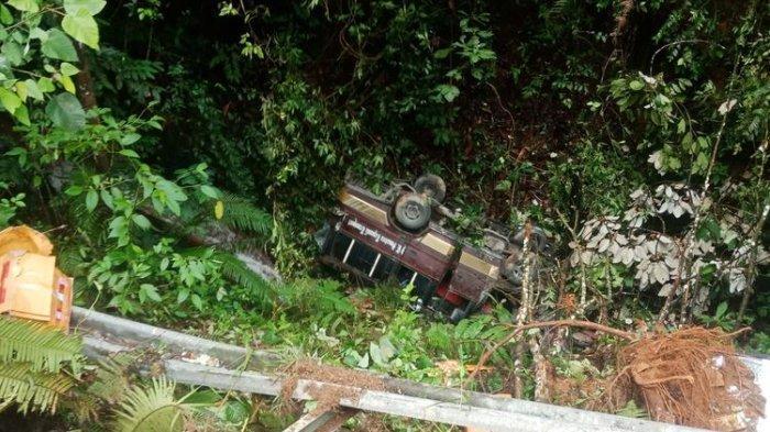 Kecelakaan Maut, 2 Orang Tewas, Sopir Diduga Ngantuk hingga Bus Terjun ke Jurang 30 Meter