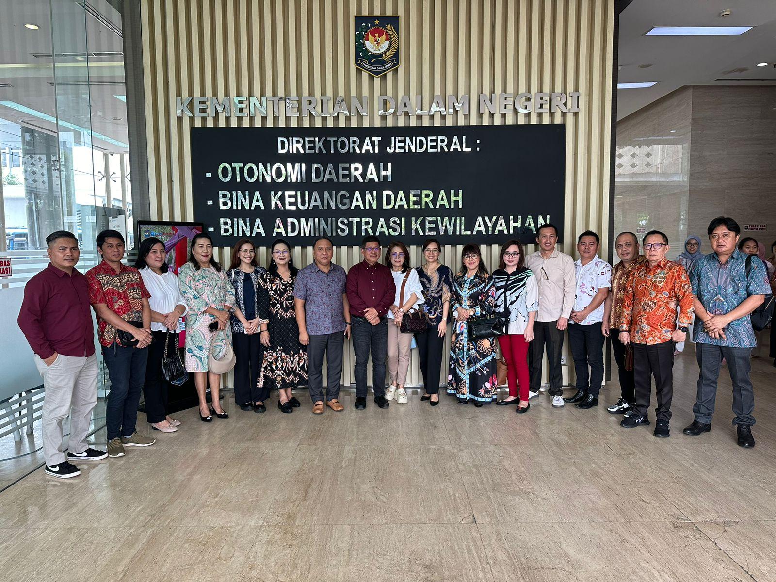 Pemkot Tomohon dan DPRD Konsultasi dengan Kemendagri, Bahas Sinergitas Pemerintahan