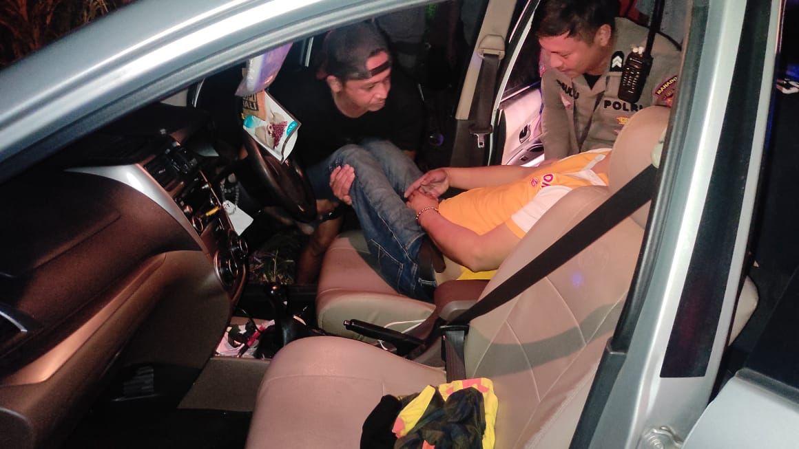 Korban-saat-ditemukan-dalam-mobil-dfhuy679769kjgkhjk.jpg