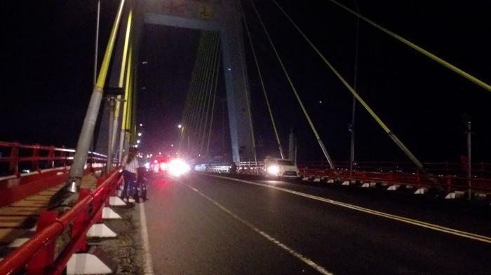 LAKALANTAS-Suasana-di-Jembatan-Soekarno-Manado-ag.jpg