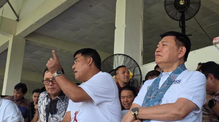LIGA-4-Gubernur-Sulawesi-Utara-Yulius-Selvanus-Komaling-ahdkghk.jpg