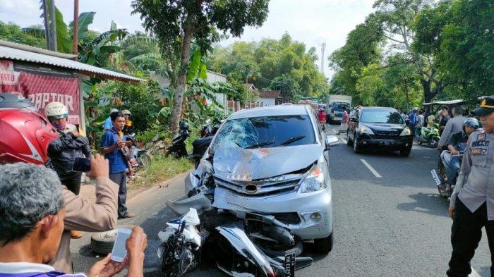 Laka-lantas-terjadi-di-Kota-Sumenep-dua-orang-pengendara-motor-honda-vario-tewas.jpg