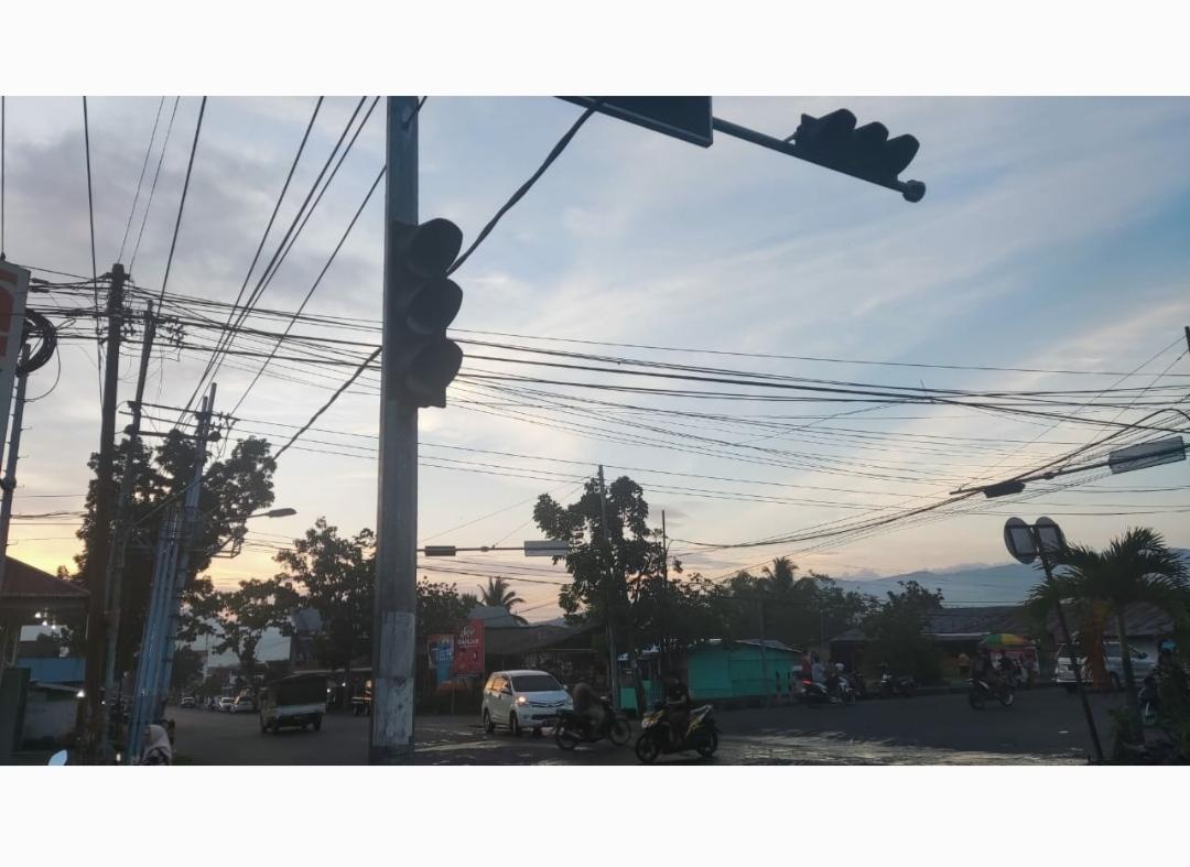 Simpang 4 Kotobangon Kotamobagu Lokasi Rawan Kecelakaan, Sudah Lama Lampu Lalu Lintas Mati