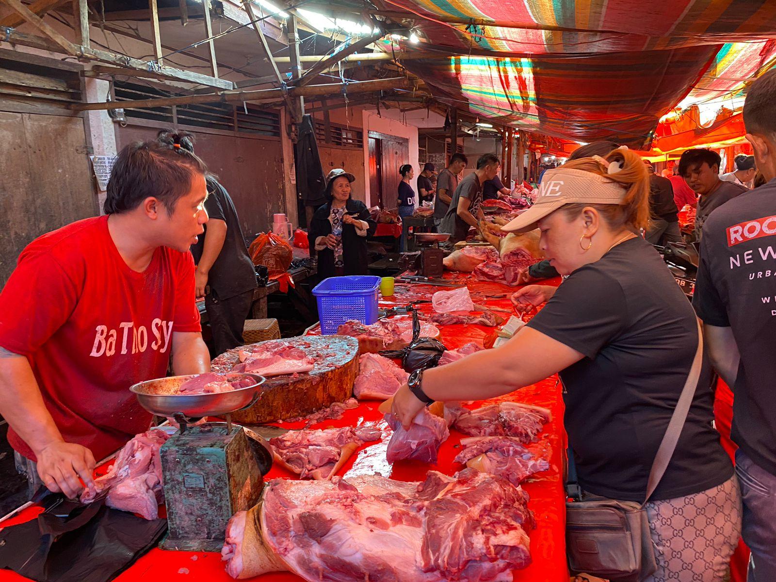 Update Harga Daging Ayam dan Sapi di Pasar Karombasan Manado Sulawesi Utara Jelang Ramadan