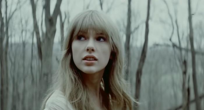 Lirik-Lagu-Safe-And-Sound-Taylor-Swift.jpg