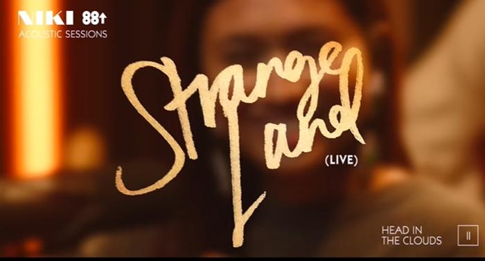 Lirik-dan-chord-gitar-lagu-NIKI-feat-Phum-Viphurit-Strange-Land.jpg